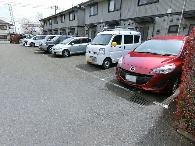 プランタニエールⅡの駐車場