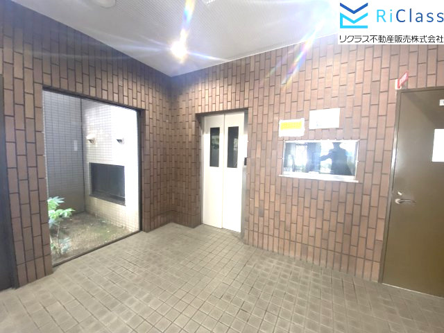 朝日プラザ雲雀ヶ丘のエントランス|落ち着いたエントランスです