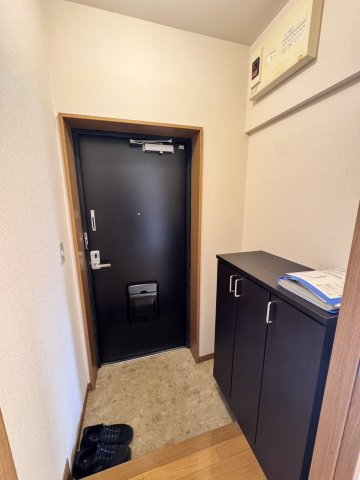 ヒーローマンション・マイステーションの玄関