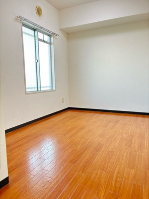 【寝室】 | エクセル富士見 | 個人の部屋や寝室として使える洋室です