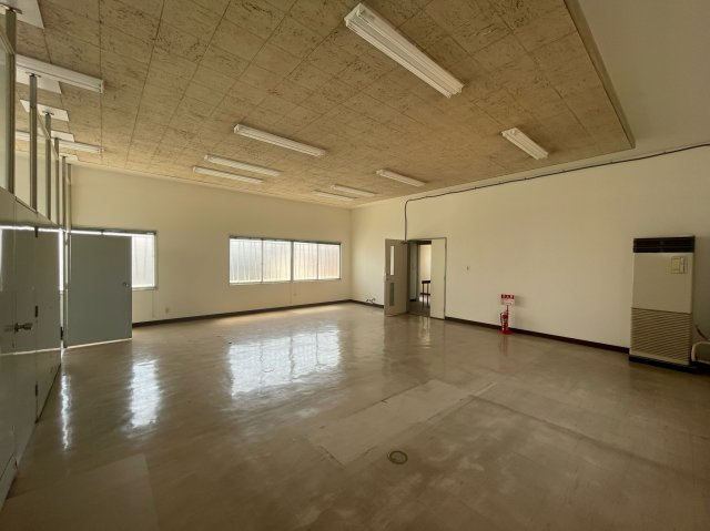 江井島売ビルの駐車場