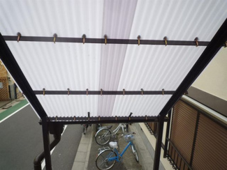 【その他共用部分】 | 共用階段に屋根があるので雨の日も安心です。