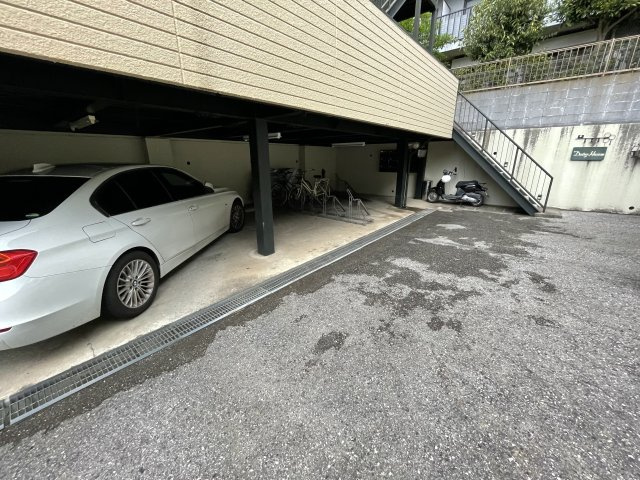 デイズィーハウスの駐車場