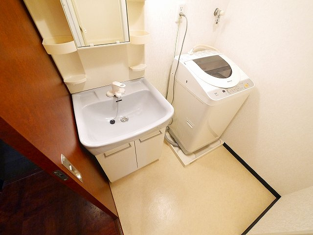 スターレ奈良の洗面所|脱衣スペースもあります