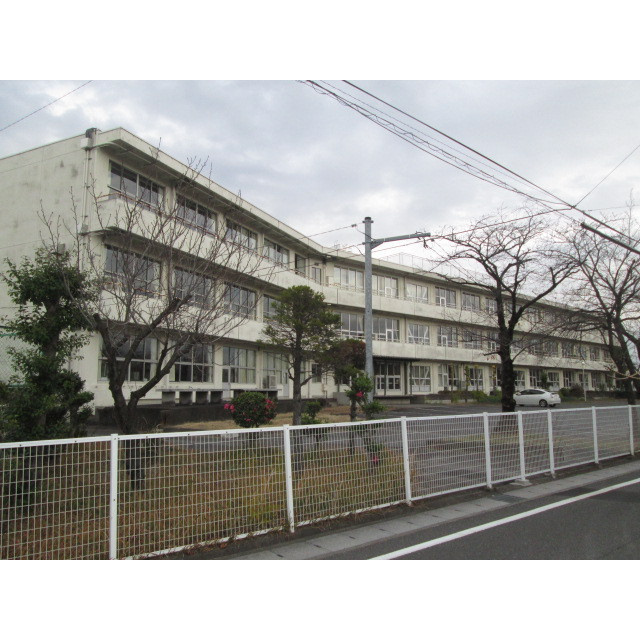 羽島郡岐南町徳田３丁目のアパートの周辺|岐南町立西小学校