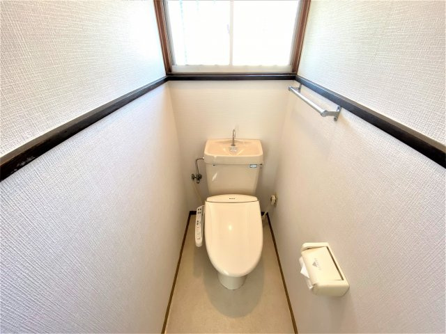 知多市日長字穴田戸建のトイレ