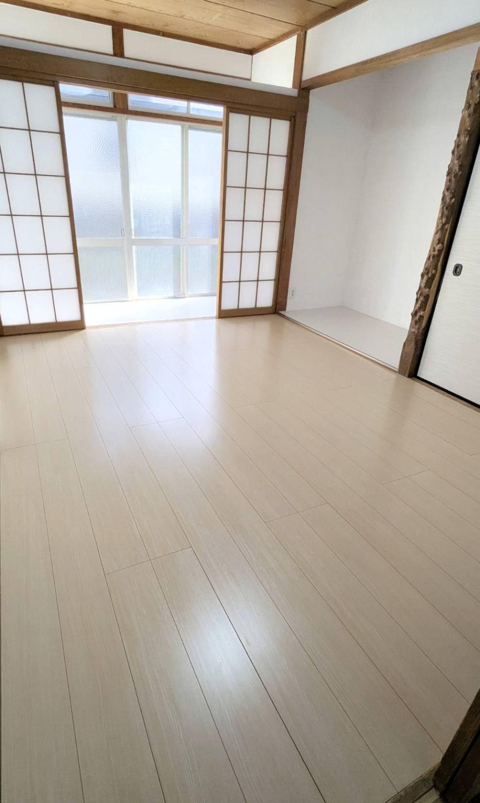 知多市日長字穴田戸建の洋室