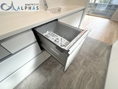 【キッチン】 | 明石市大久保町高丘七丁目　新築戸建 | 環境にもママの手にも優しい食器洗浄乾燥機付きです♪