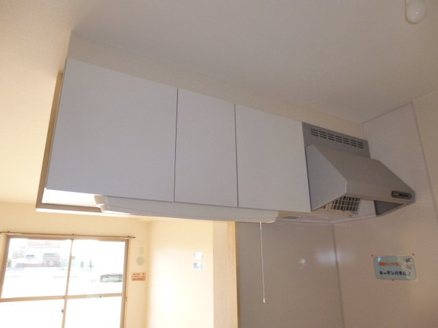 ファミーユSWのキッチン|上部収納