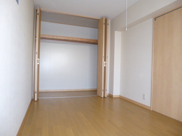 ファミーユSWの寝室|洋室