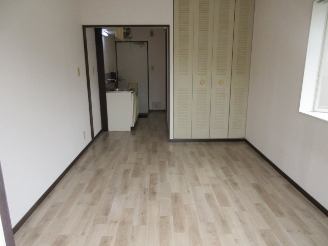 ハイツ日吉の洋室