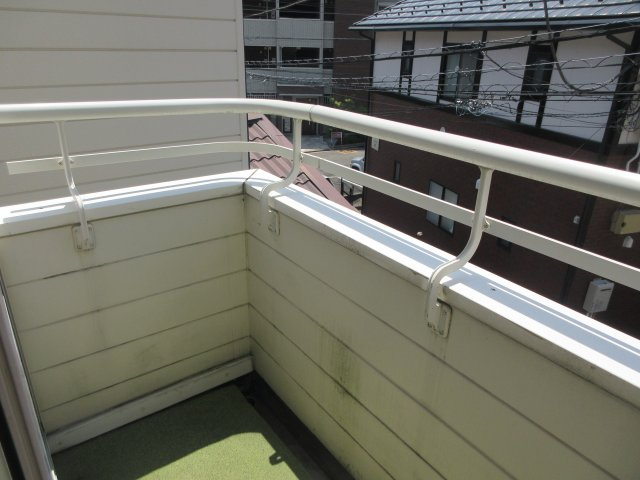 ハイツ日吉のバルコニー