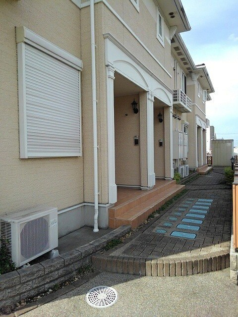 オレンジハウスBのエントランス