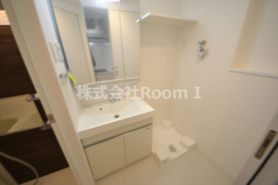 【独立洗面台】 | レオンコンフォート西天満 | 独立洗面台あり、毎朝おしゃれに忙しい女性の方におすすめです