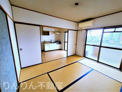 【居間・リビング】 | コスモハイツ | おしゃれなリビングです