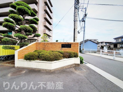 【エントランス】 | コスモハイツ | ゆとりのあるエントランスです