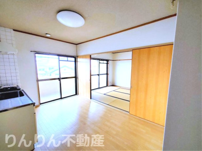 【居間・リビング】 | コスモハイツ | おしゃれな居間です