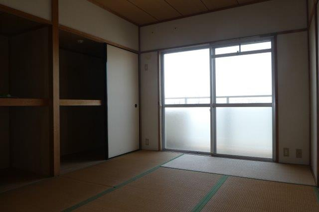 新倉敷駅前再開発住宅の居間・リビング|和室