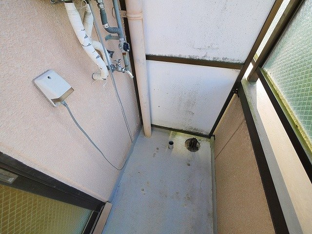 コーポ諏訪西大寺の設備|洗濯機置き場はバルコニーにあります