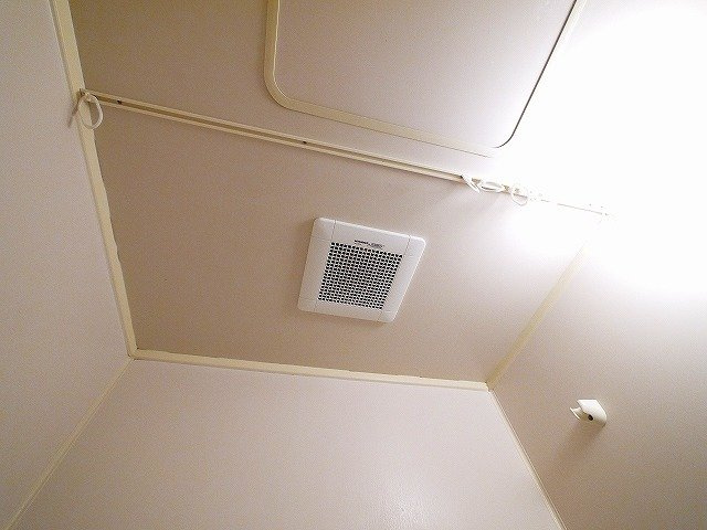 コーポ諏訪西大寺の設備|換気扇です