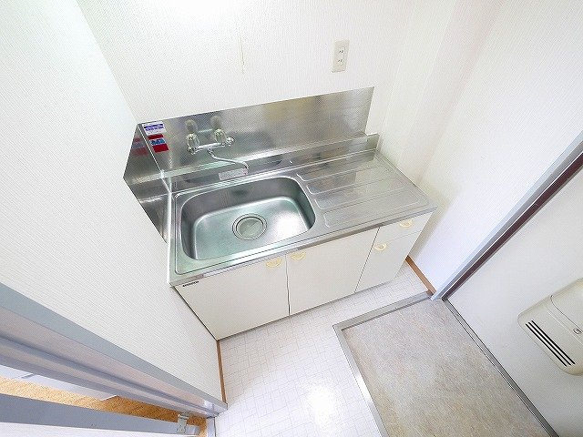 コーポ諏訪西大寺のキッチン|使いやすいキッチンです