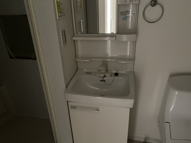 ★化粧品が置ける小物入れ付★