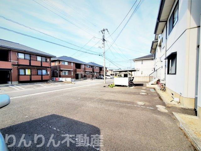 【駐車場】 | フォーレス31 | 車をお持ちの方に嬉しい駐車場付きの物件です