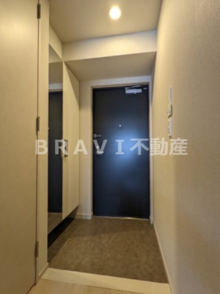 アーバネックス大阪城北 BRAVI不動産の玄関|【アーバネックス大阪城北】センサーライト付き玄関
