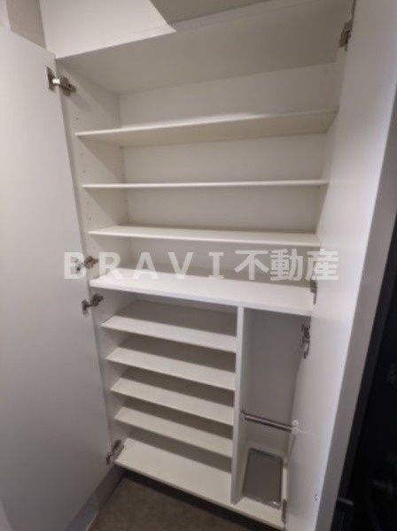 アーバネックス大阪城北 BRAVI不動産の玄関|【アーバネックス大阪城北】シューズボックス