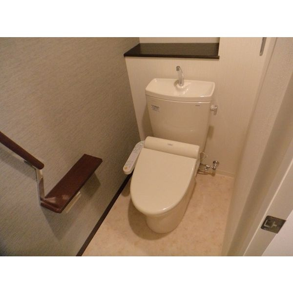 マストライフ南4条のトイレ