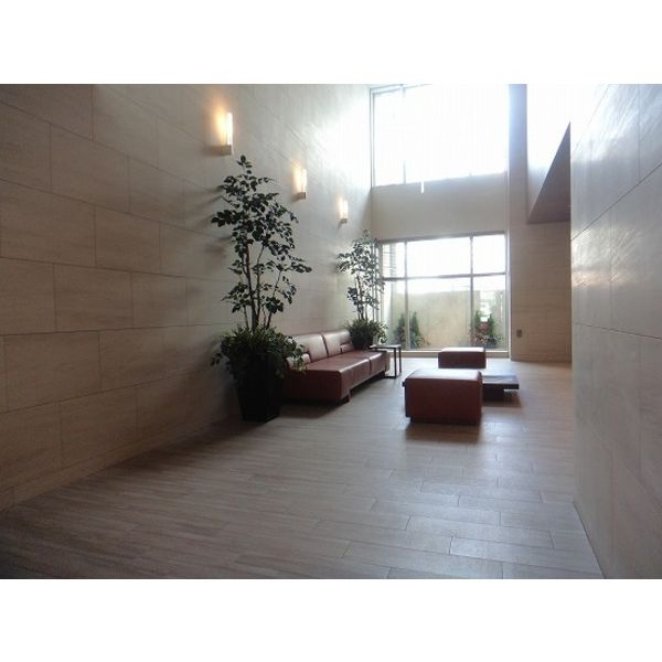 マストライフ南4条のロビー