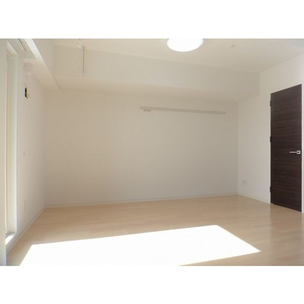 マストライフ南4条の洋室