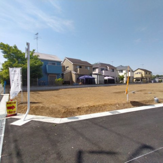 【外観】 | 間口が広くゆったりとした土地で、自由設計に適した土地になっています。