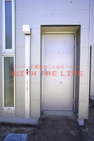 レガロクオーレ【10,000円キャッシュバック対象物件】の玄関|明るい玄関です