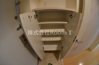 【玄関】 | グランプラス谷町 | 明るい玄関です
