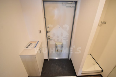 【玄関】 | みおつくし十三 | 収納もある玄関です