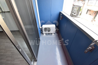 【バルコニー】 | みおつくし十三 | 外からの目が気にならないバルコニーで洗濯物が干せます