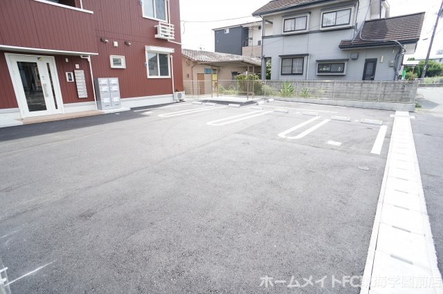 熊本市中央区渡鹿６丁目のアパートの駐車場