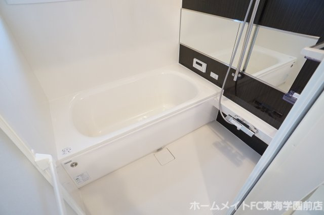 熊本市中央区渡鹿６丁目のアパートの浴室