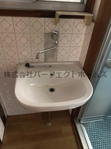 枚方市高野道１丁目の一戸建ての洗面所|広い洗面スペース