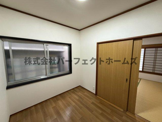 枚方市高野道１丁目の一戸建ての洋室|コンパクトで使いやすい洋室です
