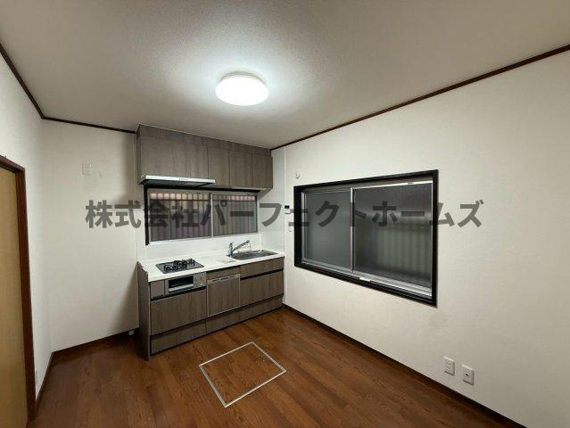 枚方市高野道１丁目の一戸建てのキッチン|ダイニングキッチンです