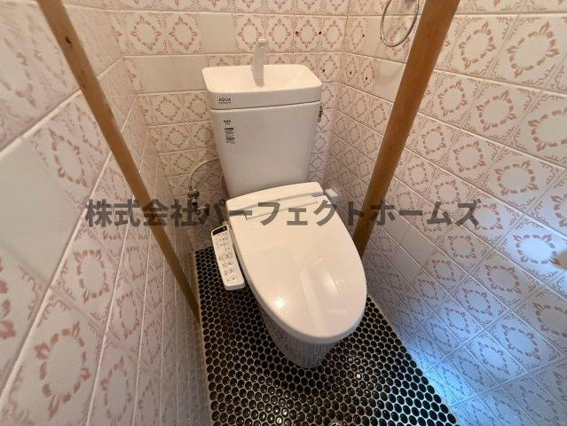 枚方市高野道１丁目の一戸建てのトイレ|清潔感のあるトイレです