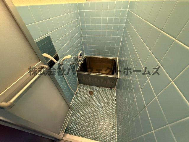 枚方市高野道１丁目の一戸建ての浴室|ゆったり過ごせるお風呂です