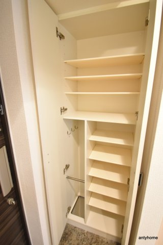 プレサンス梅田北デイズ　仲介手数料無料の収納