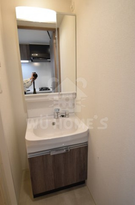 【洗面所】 | グランカリテ北梅田　仲介手数料無料 | スペースが確保できる洗面所です