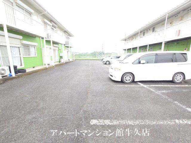 グリーンリッチヒルズＤの駐車場