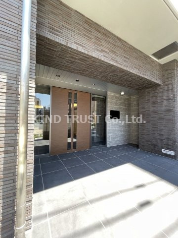 コンフォリア西天満のエントランス