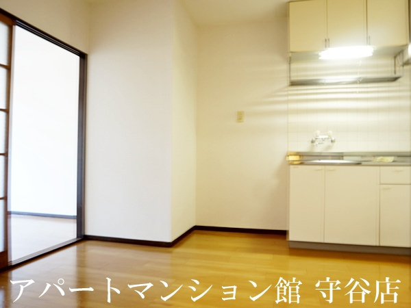 カーサ水海道の居間・リビング
