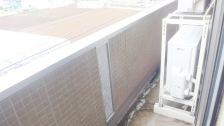 プレジャーのバルコニー|南向きのバルコニーです